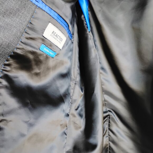 Men's Kenneth Cole Reaction Techni-Cole 2 Pc Suit Gray 44R Pants 37W 28.5 Inseam - Picture 2 of 11